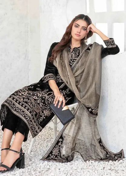 Tawakkal Fabrics Embroidered Velvet Suits 3 Piece Unstitched - Umer Dawood